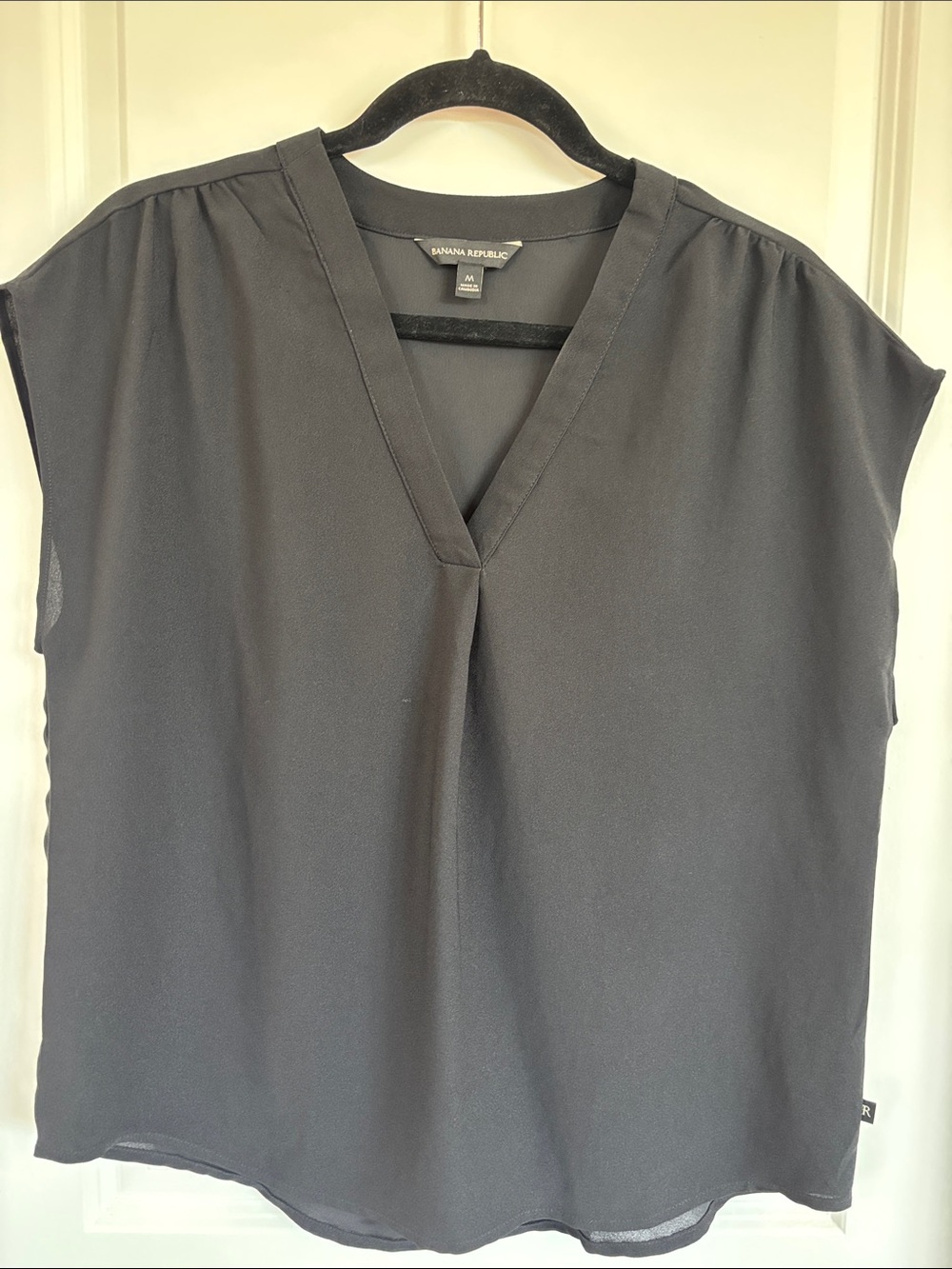 Banana Republic Charcoal V-Neck Cap Sleeve Blouse